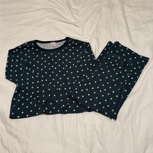 Hanna Andersson Christmas Pajamas in Forrest Green and White, Size Small